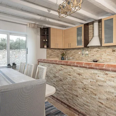 וילה Louiza - Luxury Stone Volímai