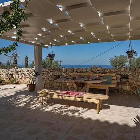 Louiza - Luxury Stone וילה
